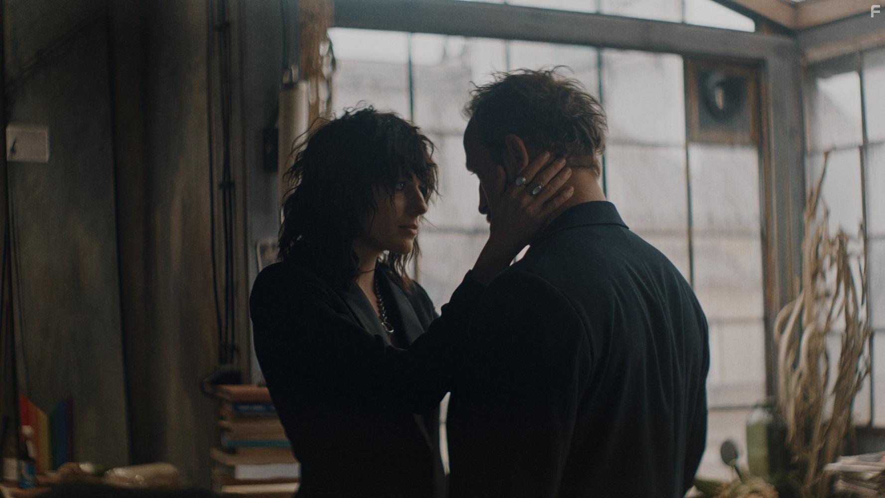 Borys Szyc and Maja Pankiewicz in Warszawianka (2023)