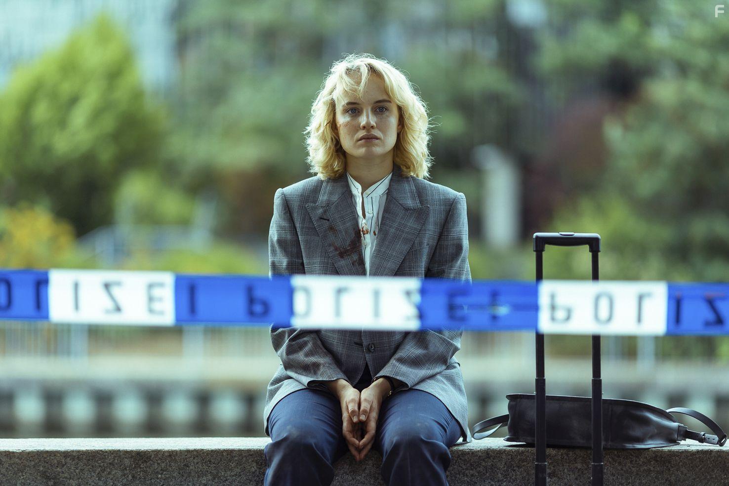 Luise von Finckh in Schlafende Hunde (2023)