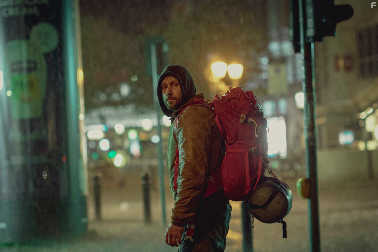 Max Riemelt in Schlafende Hunde (2023)