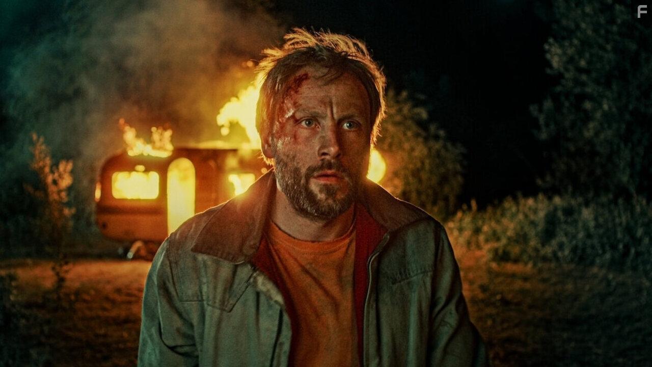 Max Riemelt in Schlafende Hunde (2023)