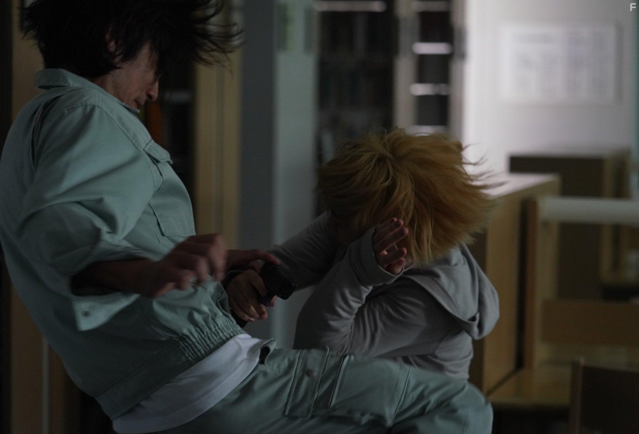 Seiji Fukushi and Saori Izawa in Aru youmuin (2021)