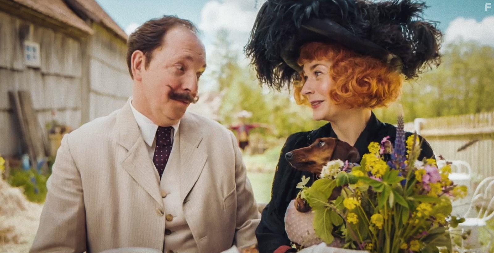 Olli Dittrich and Christiane Paul in Der Ruber Hotzenplotz (2022)