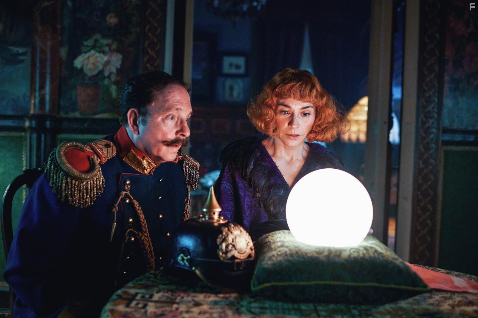 Olli Dittrich and Christiane Paul in Der Ruber Hotzenplotz (2022)