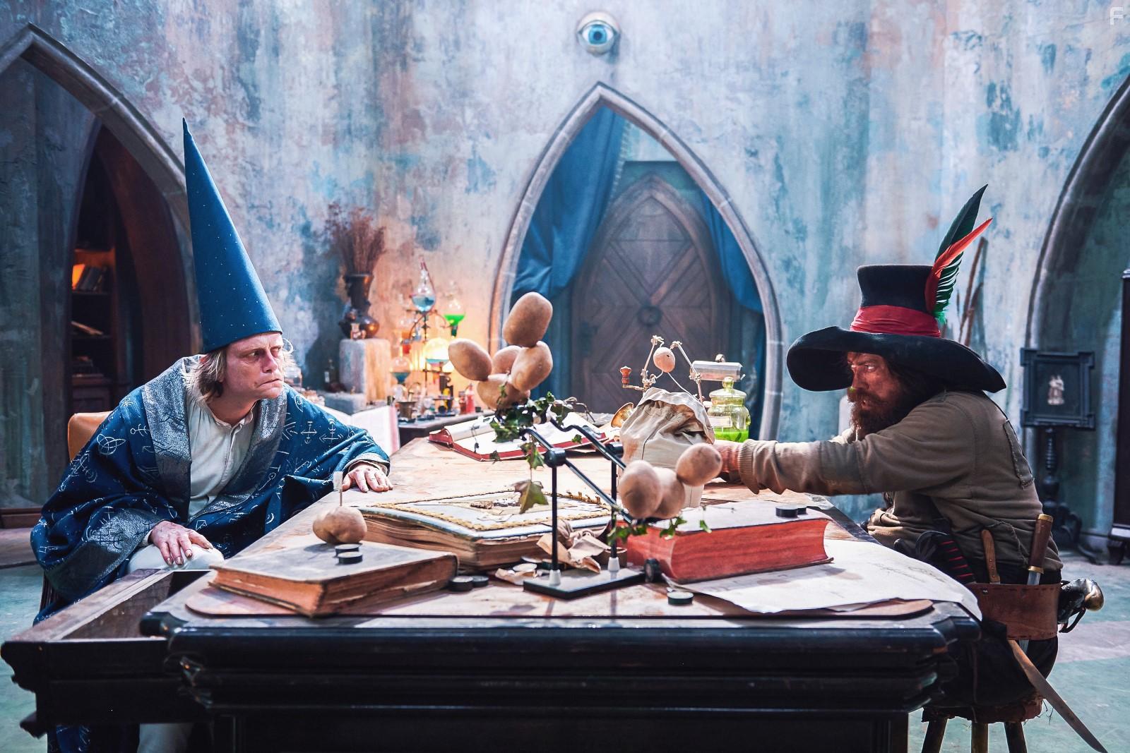 August Diehl and Nicholas Ofczarek in Der Ruber Hotzenplotz (2022)