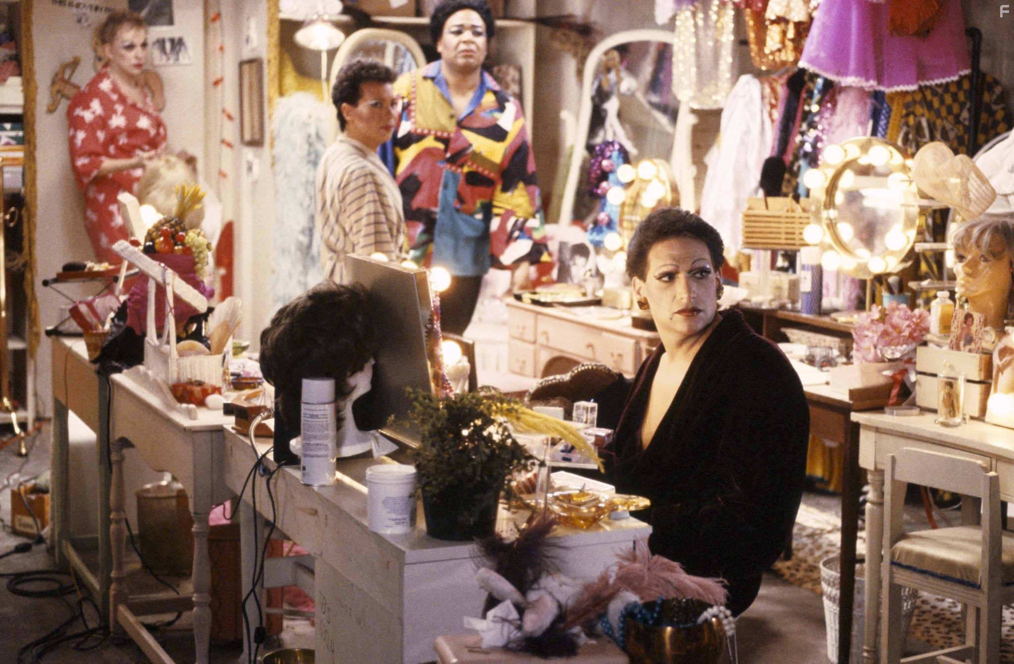 Harvey Fierstein in Сентиментальная песня (1988)