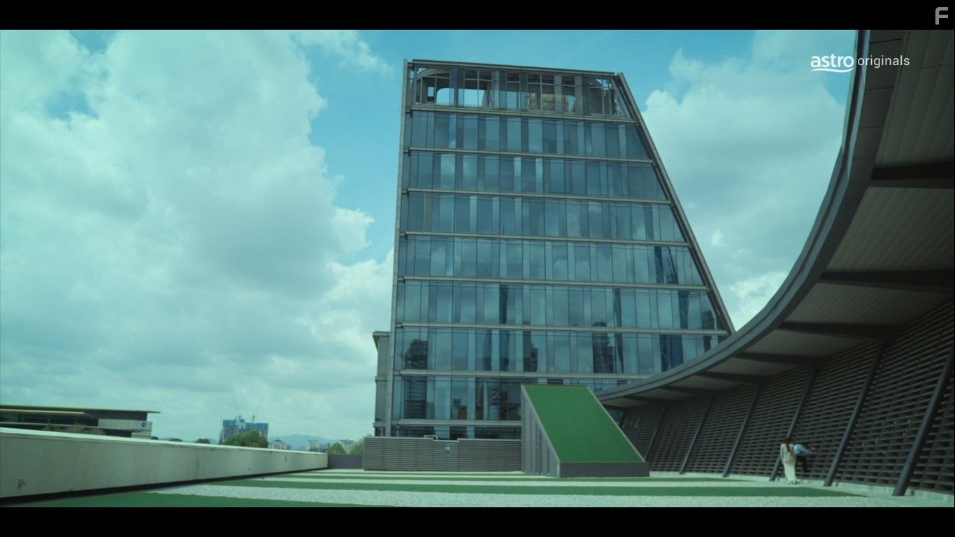 Syafiq Kyle and Azira Shafinaz in One Cent Thief (2022)