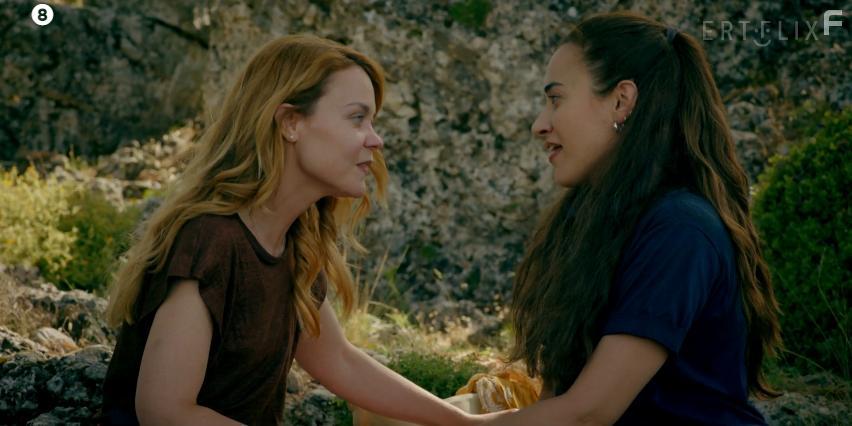 Lena Papaligoura and Melissanthi Mahut in Kart postal (2021)