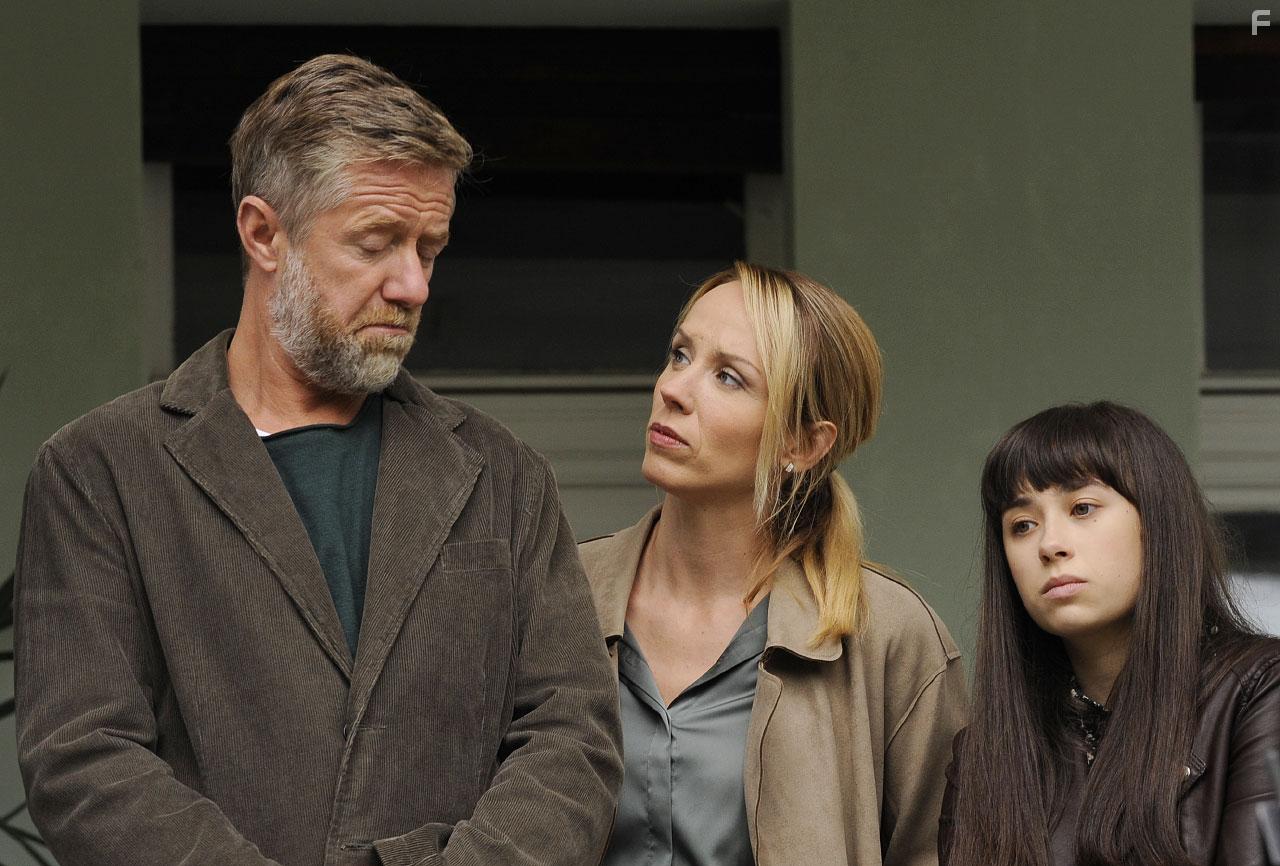 Jir Langmajer, Martina Czyzov, and Petra Hrebckov in Zboznovan (2021)