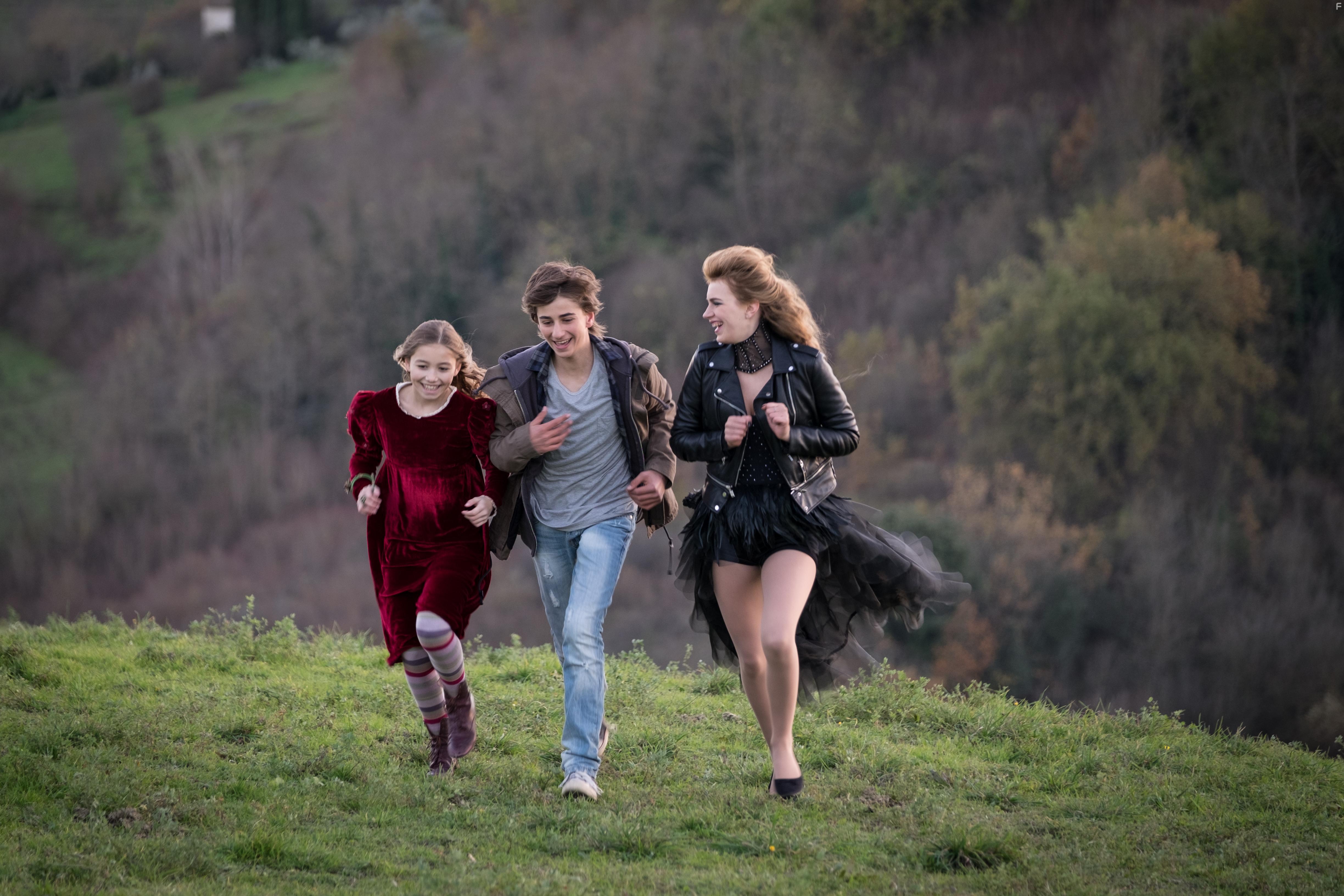Nell Tiger Free, Sebastian Croft, and Kiera Milward in Wonderwell (2023)