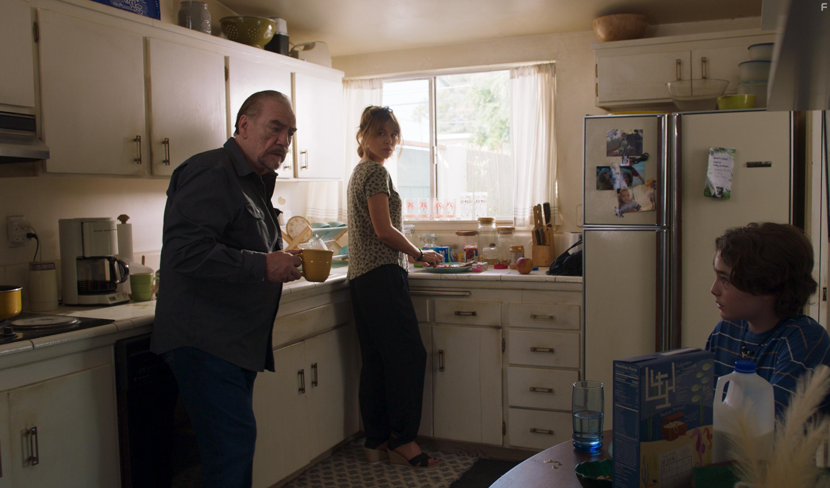 Kate Beckinsale, Brian Cox, and Christopher Convery in Prisoner's Daughter (2022)