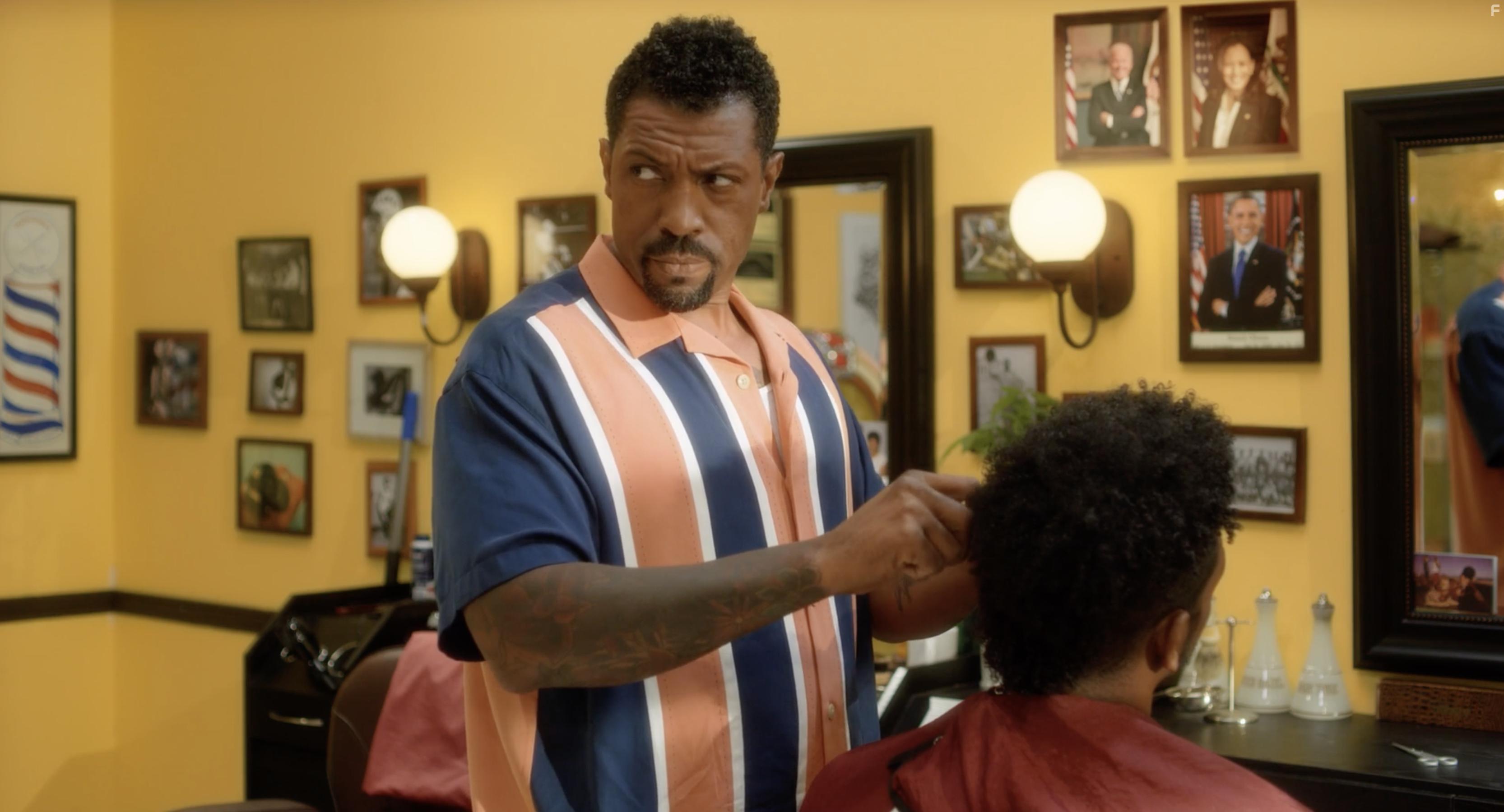 Deon Cole in A Snowy Day in Oakland (2023)