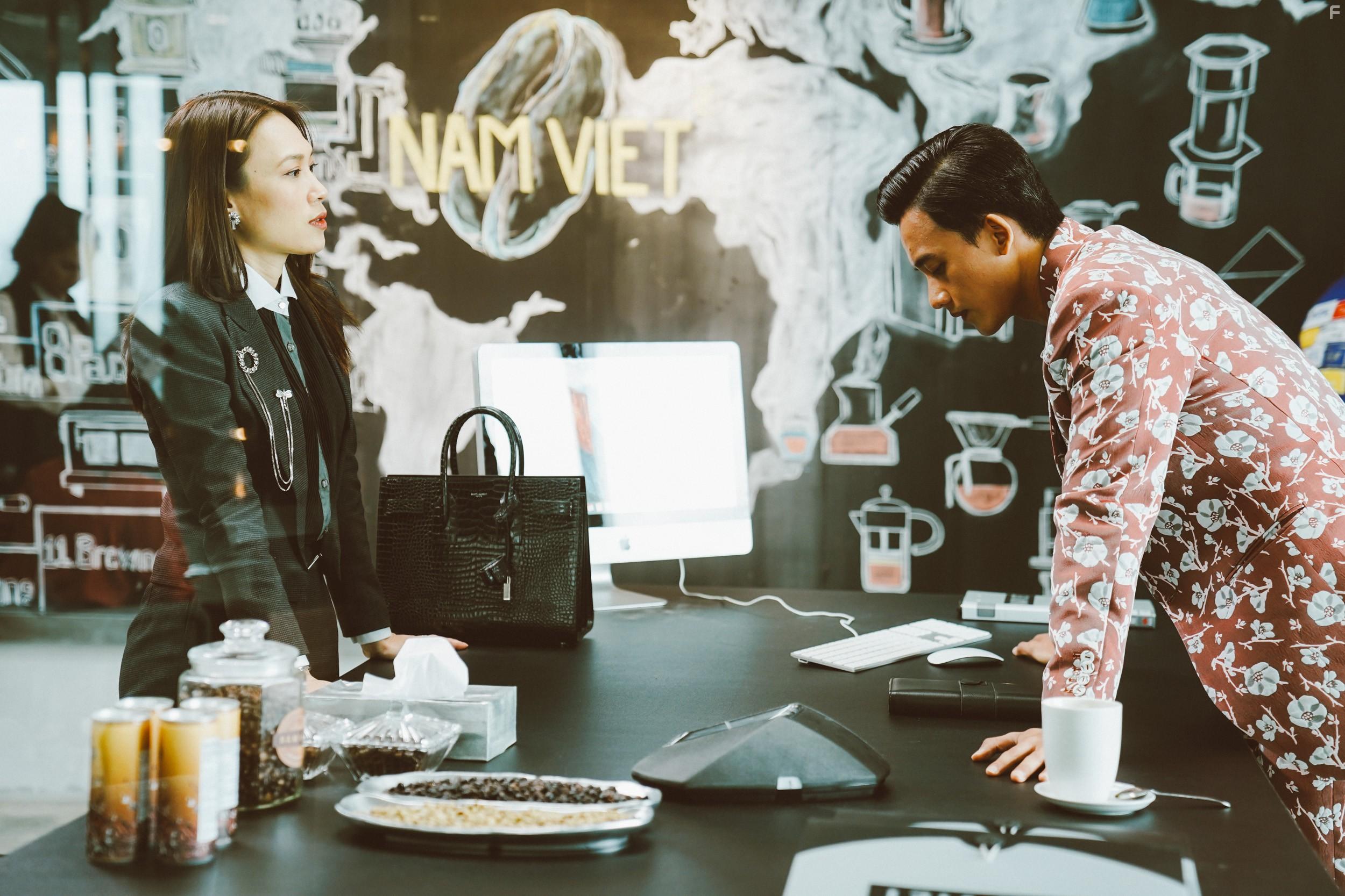 My Tam and Mai Tai Phen in Chi tro ly cua anh (2019)