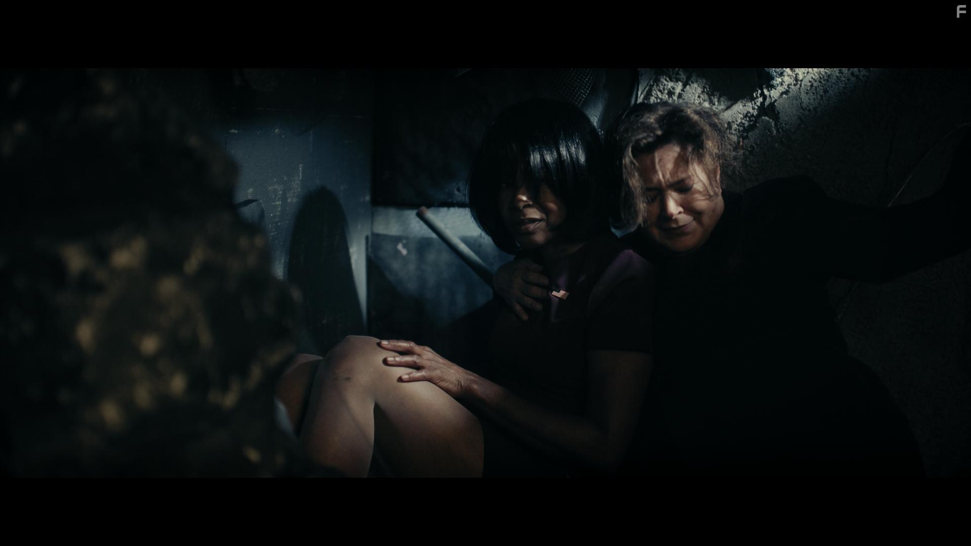 Sean Young and Daphne O'Neal in DC Down (2023)