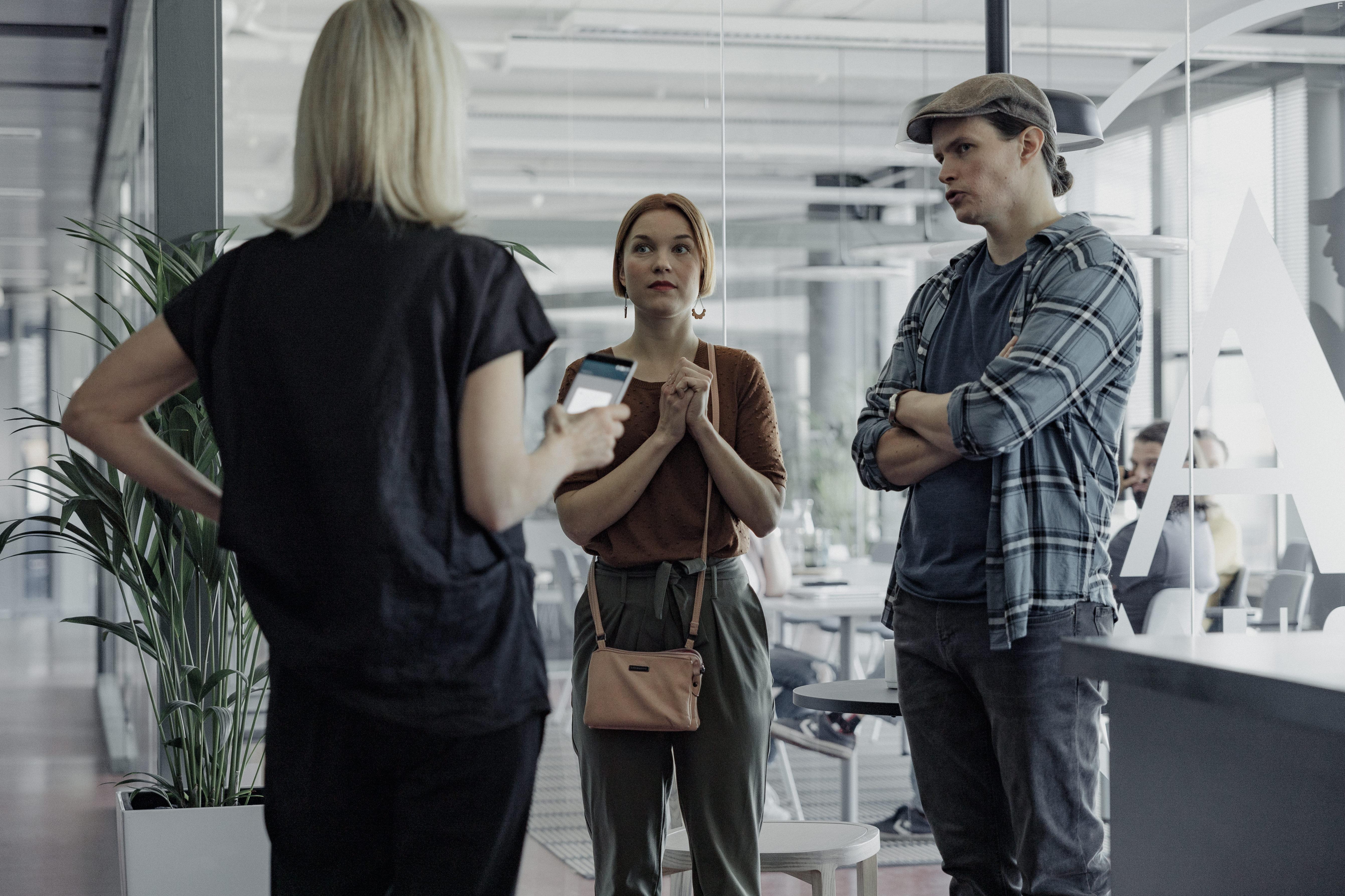 Milka Ahlroth, Johannes Holopainen, and Anna Bhm in Kansan vihollinen (2022)