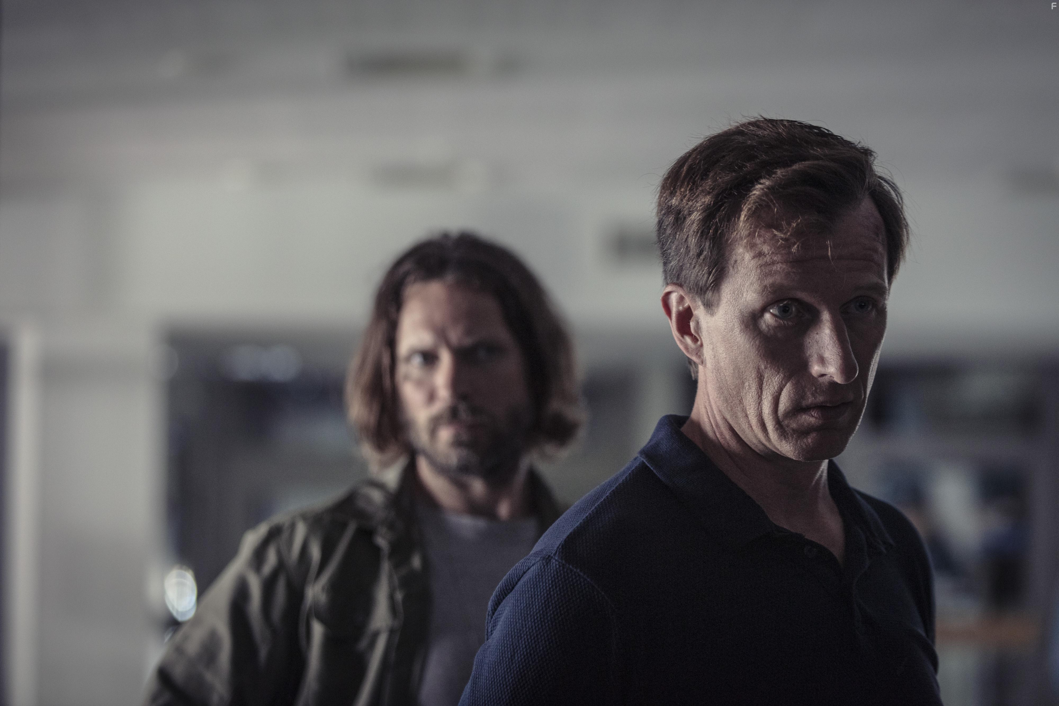 Tobias Zilliacus and Kai Vaine in Kansan vihollinen (2022)