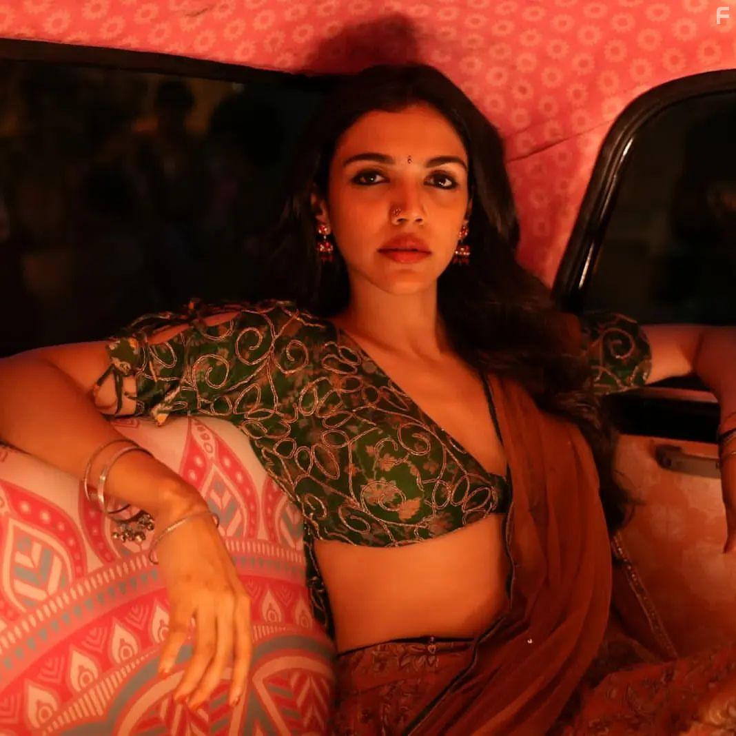Shriya Pilgaonkar in Taaza Khabar (2023)