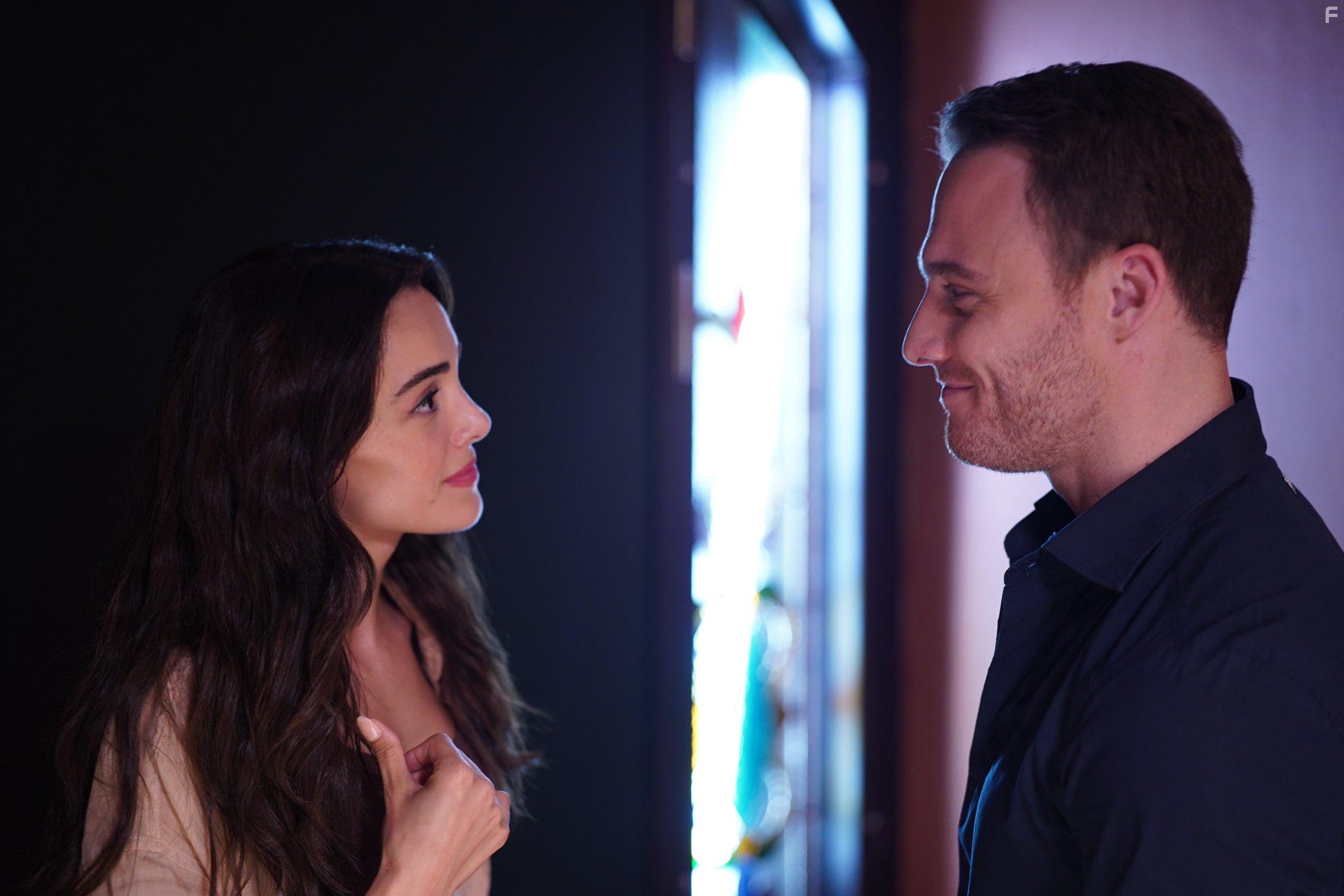 Hafsanur Sancaktutan and Kerem Brsin in Ya ok Seversen (2023)