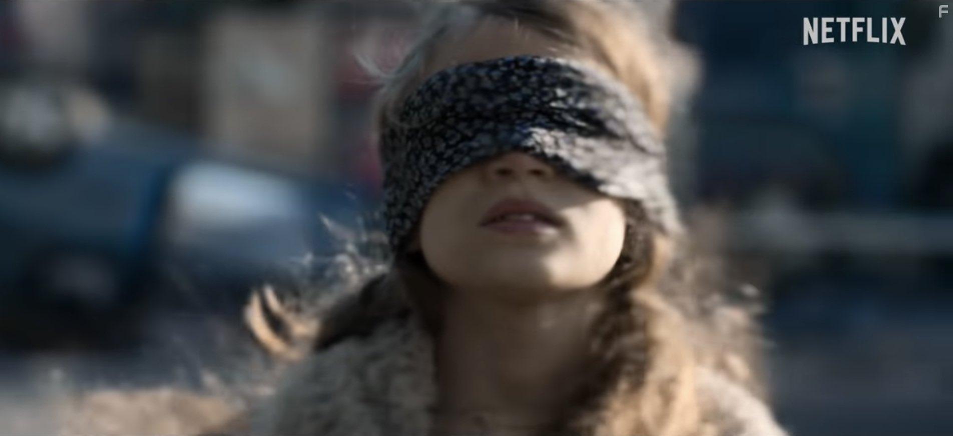 Naila Schuberth in Bird Box: Barcelona (2023)