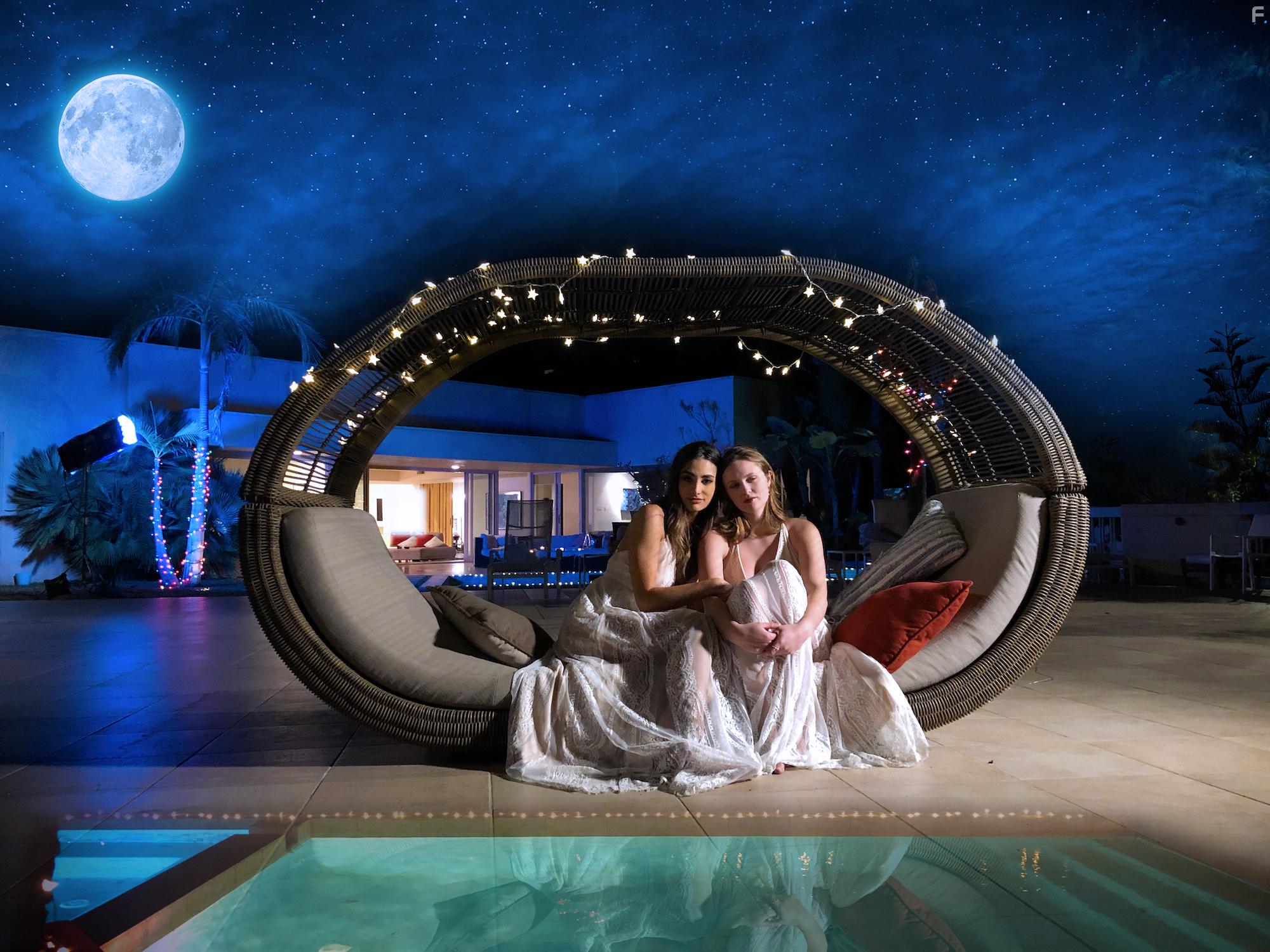 Olga Safari and Andrea Figliomeni in Obsessions