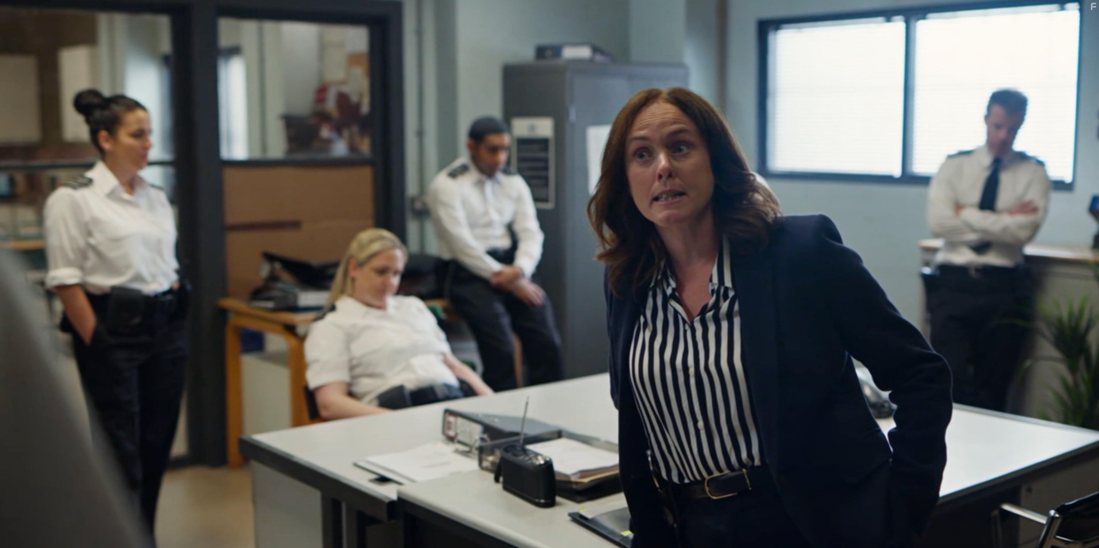 Jennifer Hennessy, Stephen Wight, Laura Checkley, Faraz Ayub, and Jamie-Lee O'Donnell in Screw (2022)