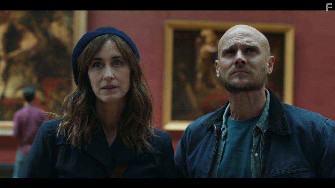 Elonore Bernheim and Nicolas Gob in L'art du crime: Le code Delacroix (2021)
