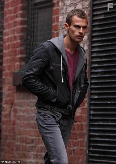 Theo James in Бедлам (2011)