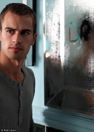 Theo James in Бедлам (2011)