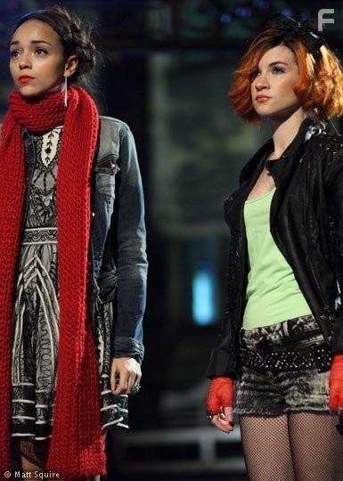 Ashley Madekwe and Juliet Oldfield in Бедлам (2011)