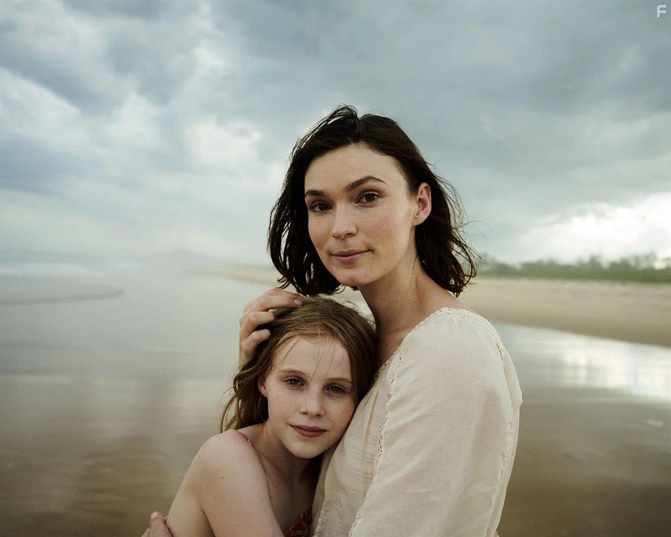 Alyla Browne and Tilda Cobham-Hervey in The Lost Flowers of Alice Hart (2023)