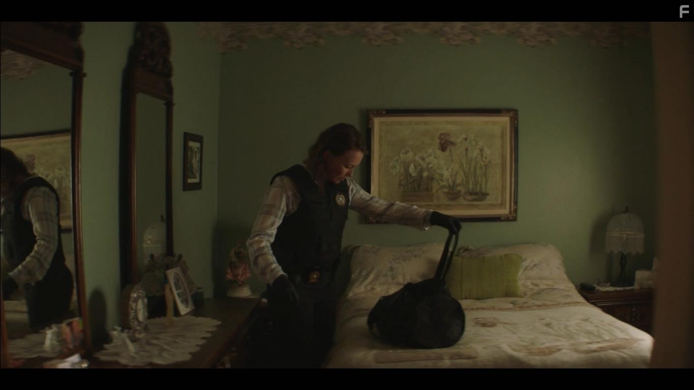 Isabelle Blais in Faits divers (2017)