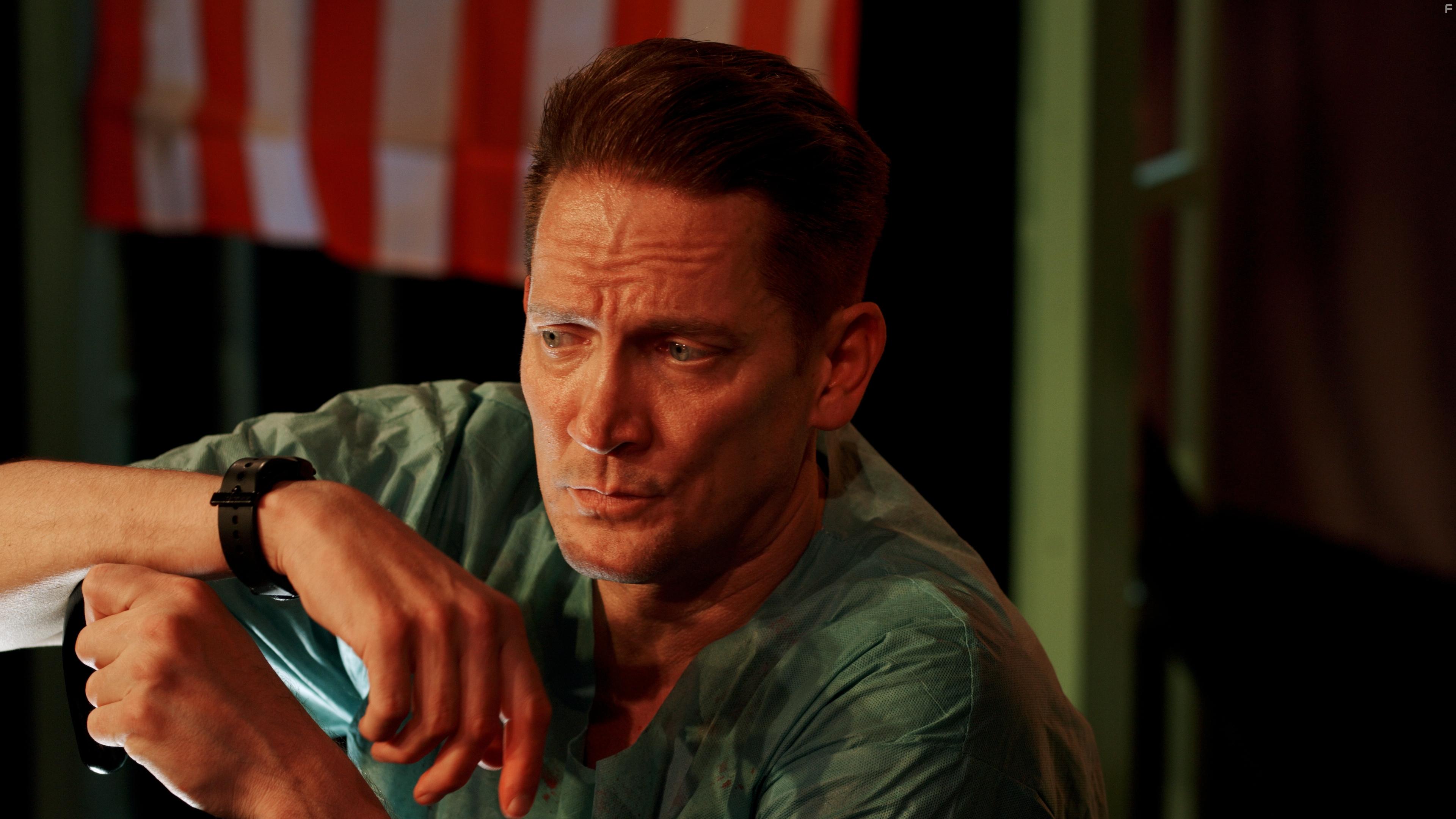 Dan Beaver in Journey to the End of the Night (2023)