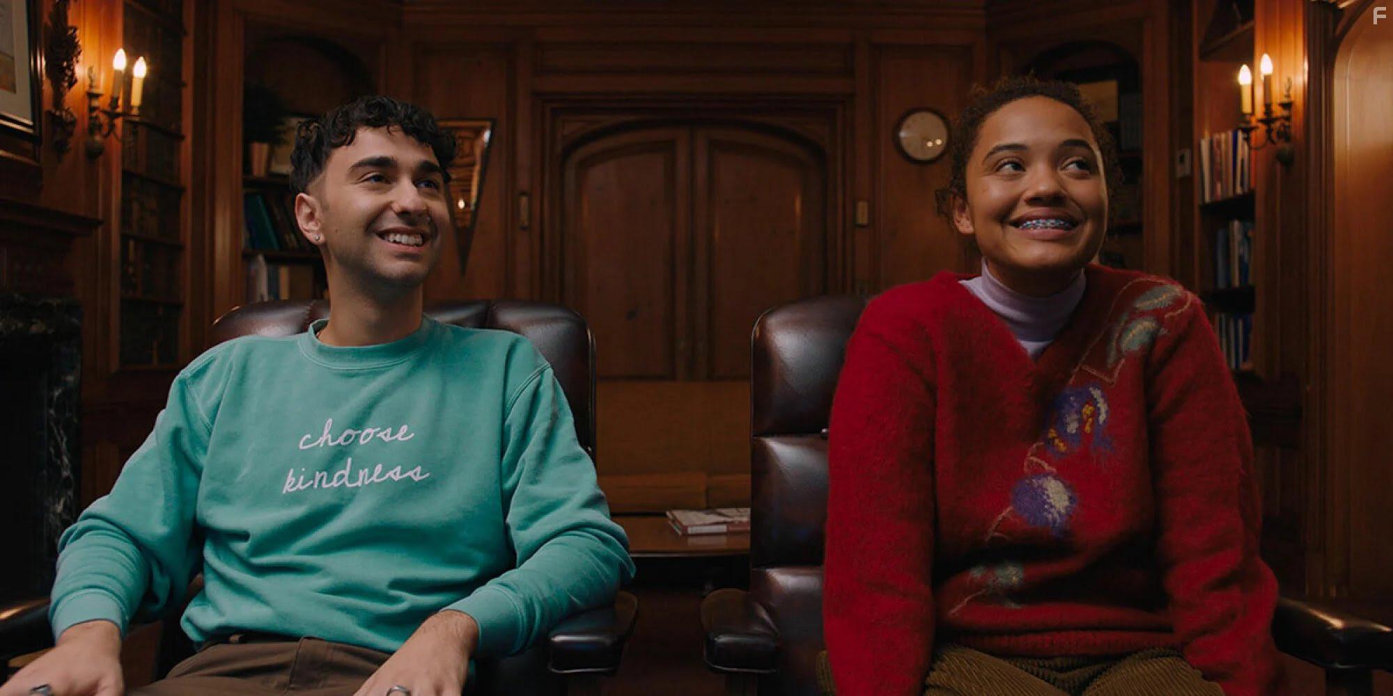 Alex Wolff and Kiersey Clemons in Susie Searches (2022)