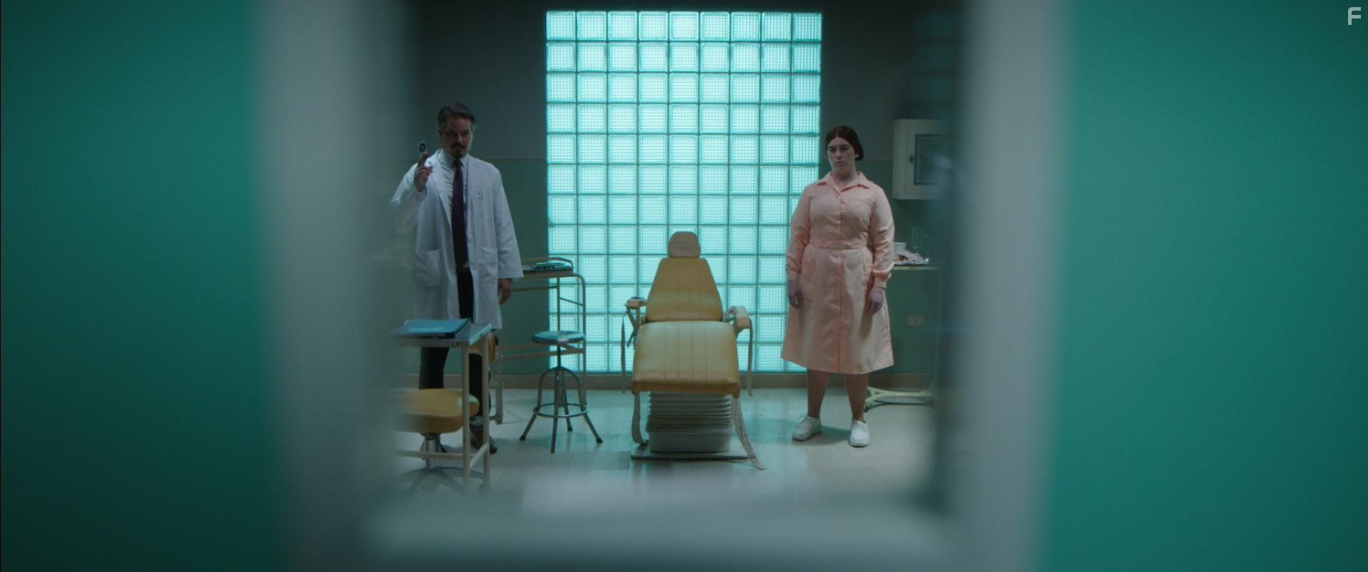 Frank Perozo and Mara del Mar Prez in Sol en el Agua (2021)