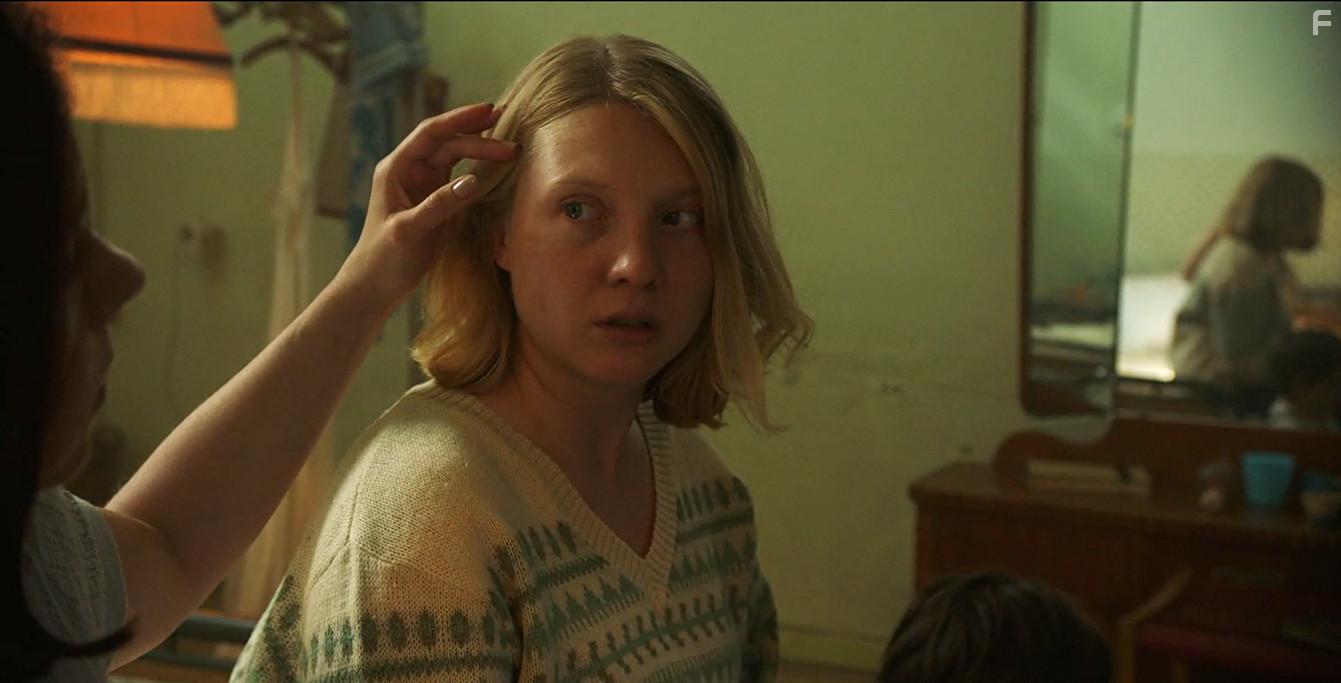 Satu Tuuli Karhu in Mdt omenat (2021)