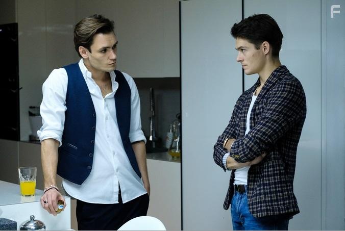 Bartosz Gelner and Tomasz Zietek in Odwrceni. Ojcowie i crki: Episode #1.6 (2019)