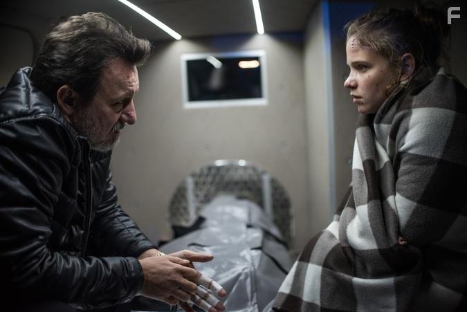 Robert Wieckiewicz and Eliza Rycembel in Odwrceni. Ojcowie i crki: Episode #1.8 (2019)