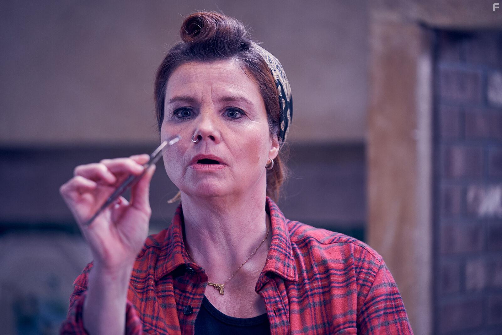 Annette Frier in Der Pfau (2023)