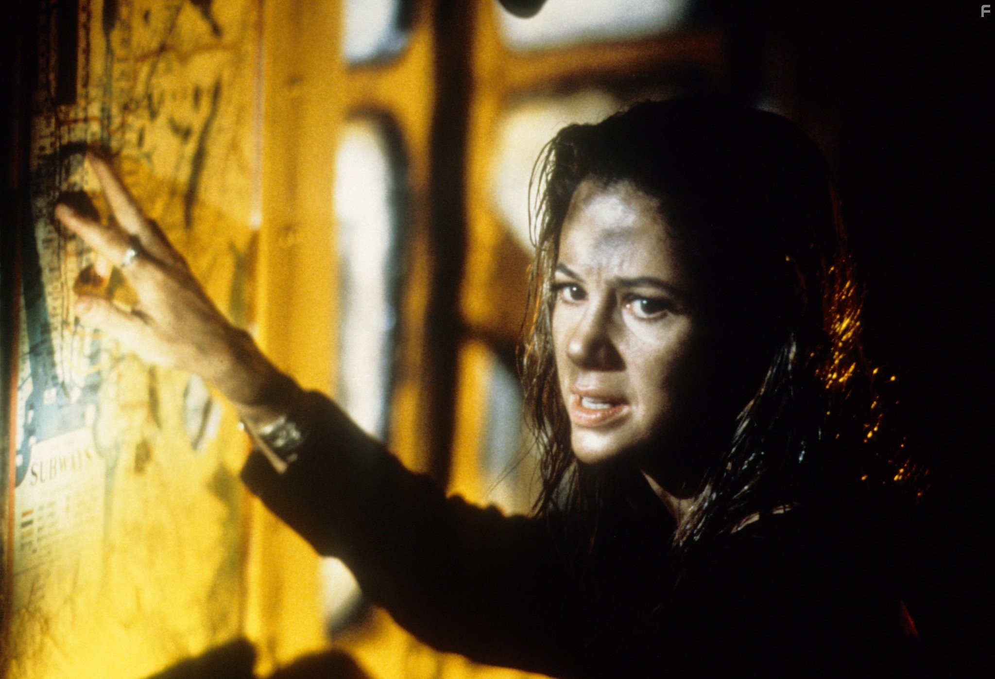 Mira Sorvino in Мутанты (1997)