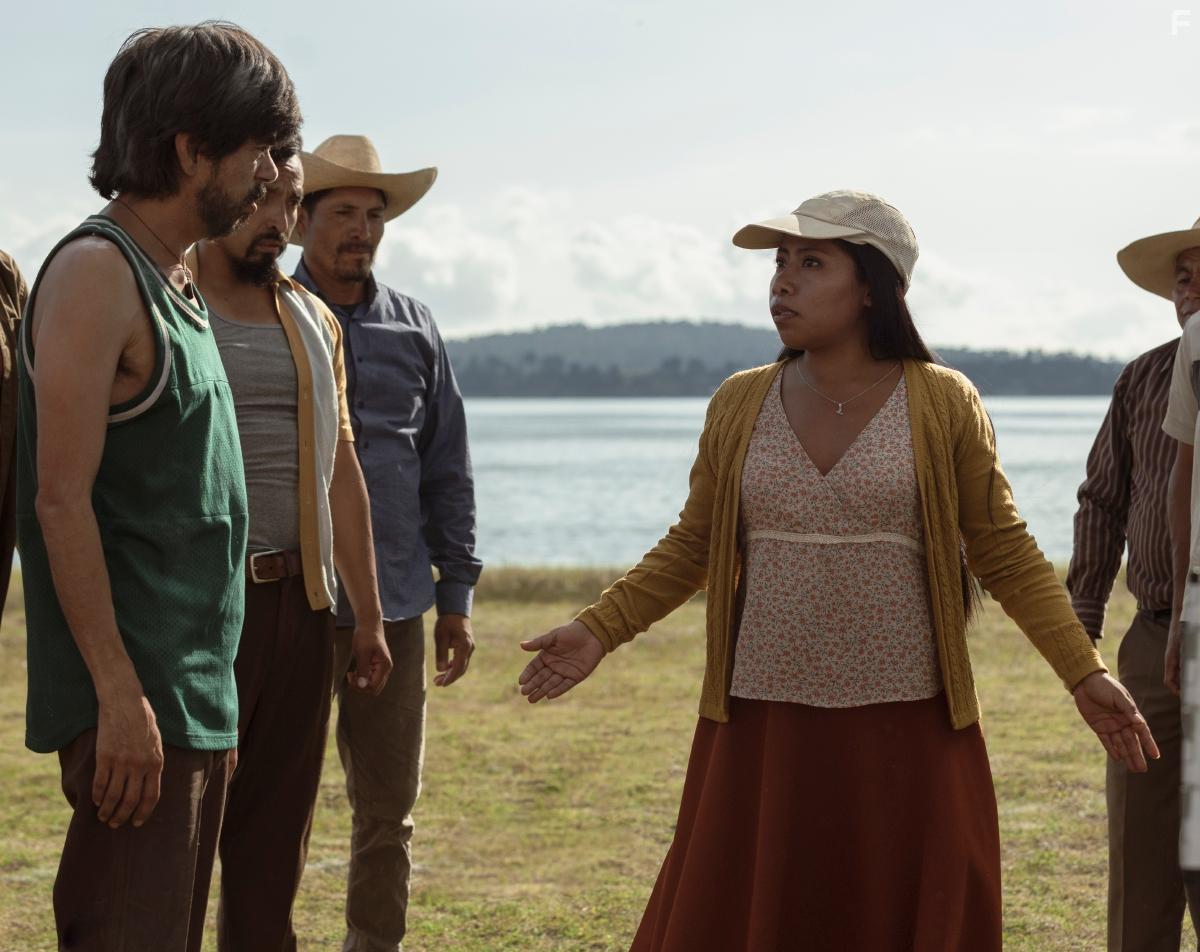 Hctor Jimnez and Yalitza Aparicio in La Gran Seduccin (2023)