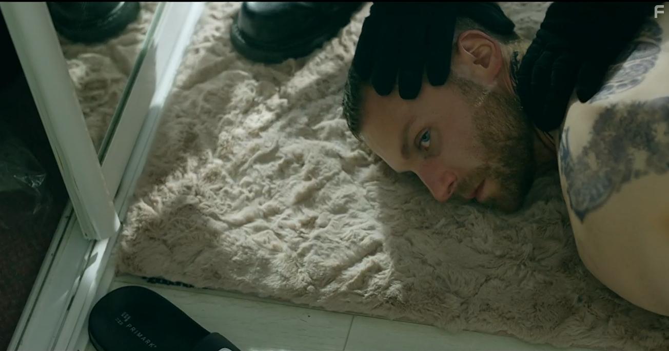 Wouter Hendrickx and Desmond Eastwood in Hidden Assets (2021)