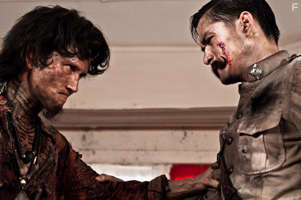 Ananda Everingham and Krissada Sukosol in Khun Phan (2016)