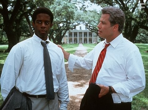 John Travolta and Adrian Lester in Основные цвета (1998)
