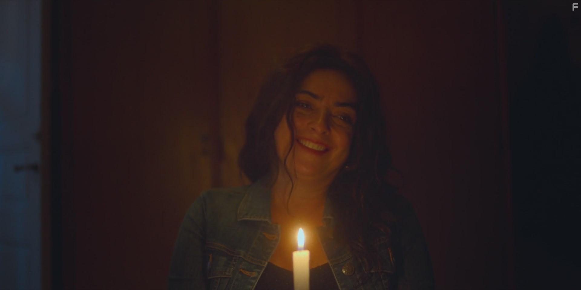 Paola Barrientos in Casi muerta (2023)