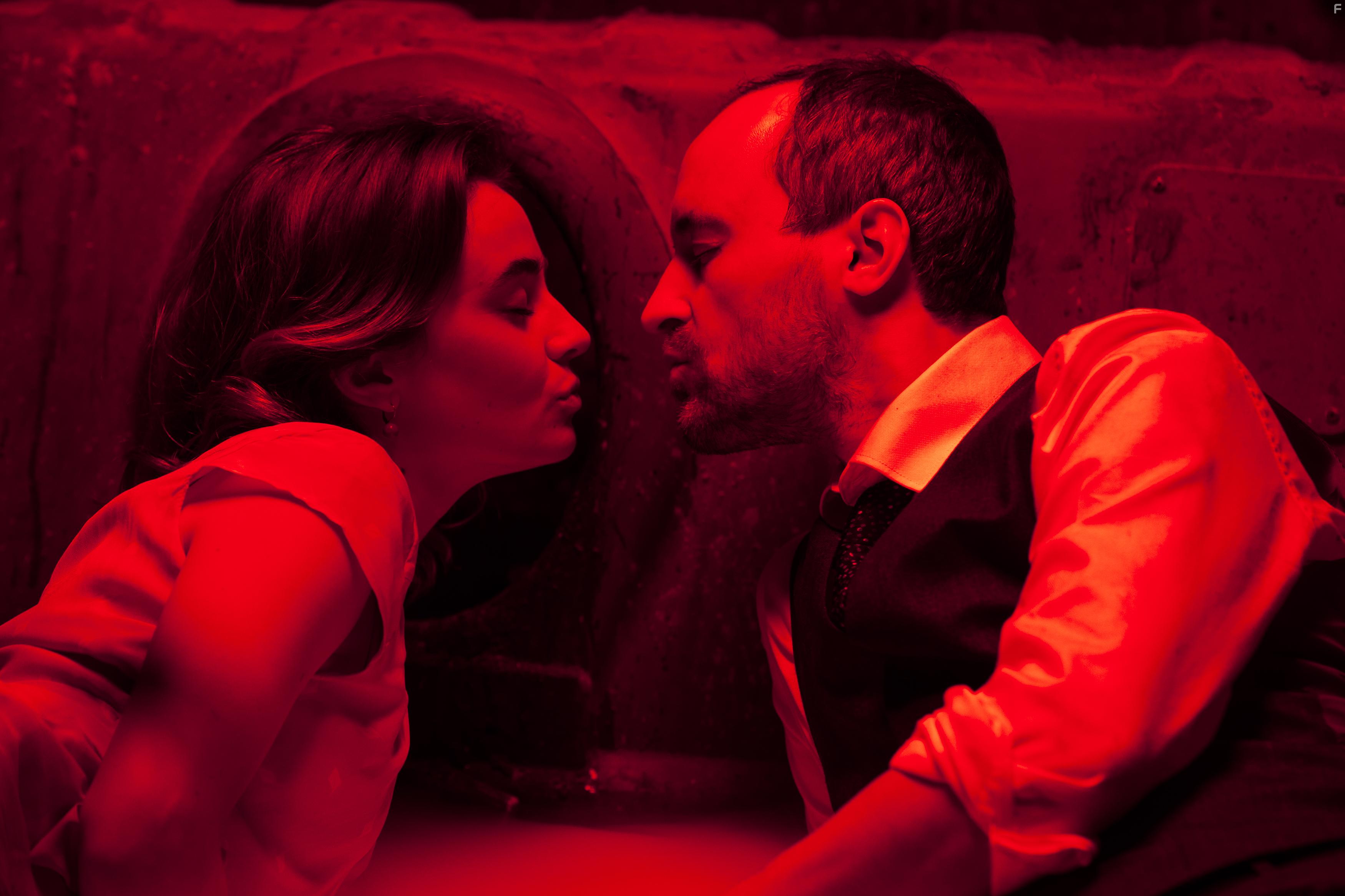 Thomas Niehaus and Olga von Luckwald in Ach du Scheie! (2022)