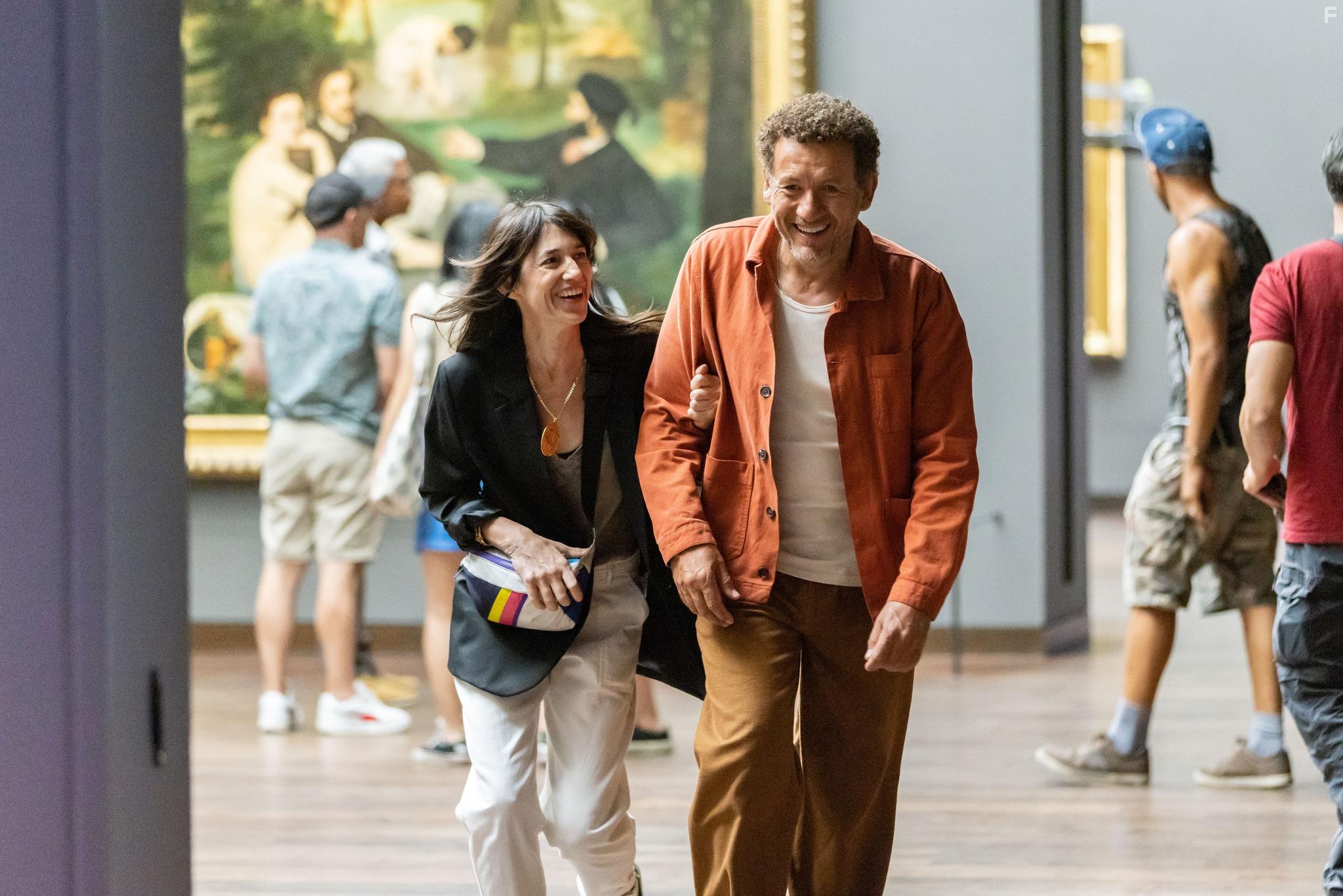 Charlotte Gainsbourg and Dany Boon in La vie pour de vrai (2023)