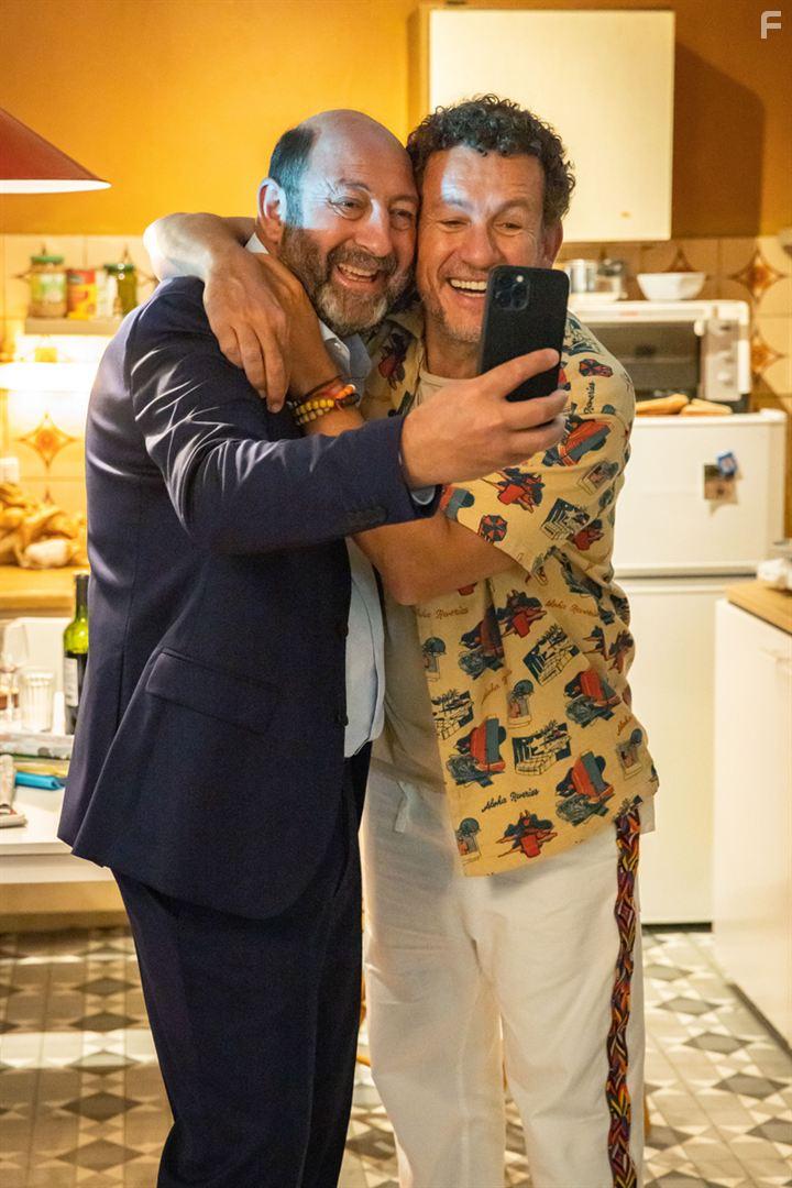 Dany Boon and Kad Merad in La vie pour de vrai (2023)