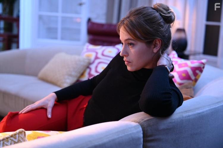 Lou de Lage in Coup de chance (2023)