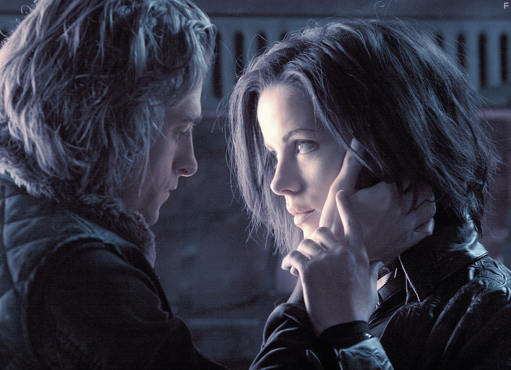 Kate Beckinsale and Scott Speedman in Другой мир 2: Эволюция (2006)