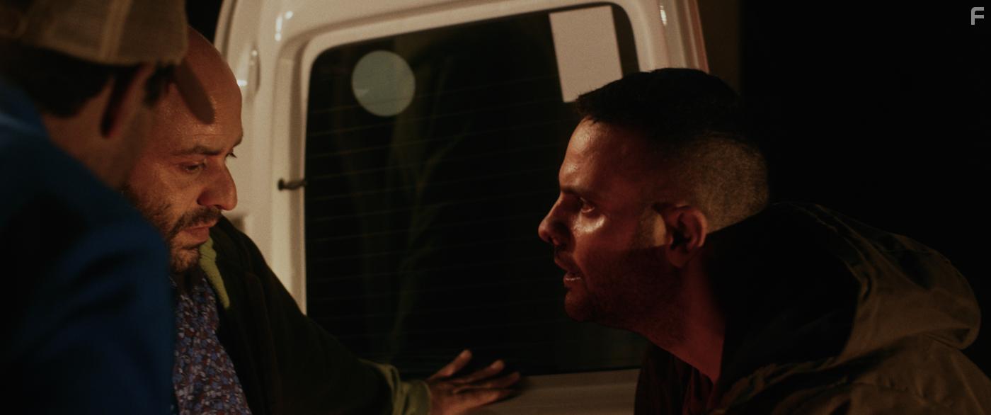 Miguel ngel Puro and Pablo Tercero in A diente de perro (2021)