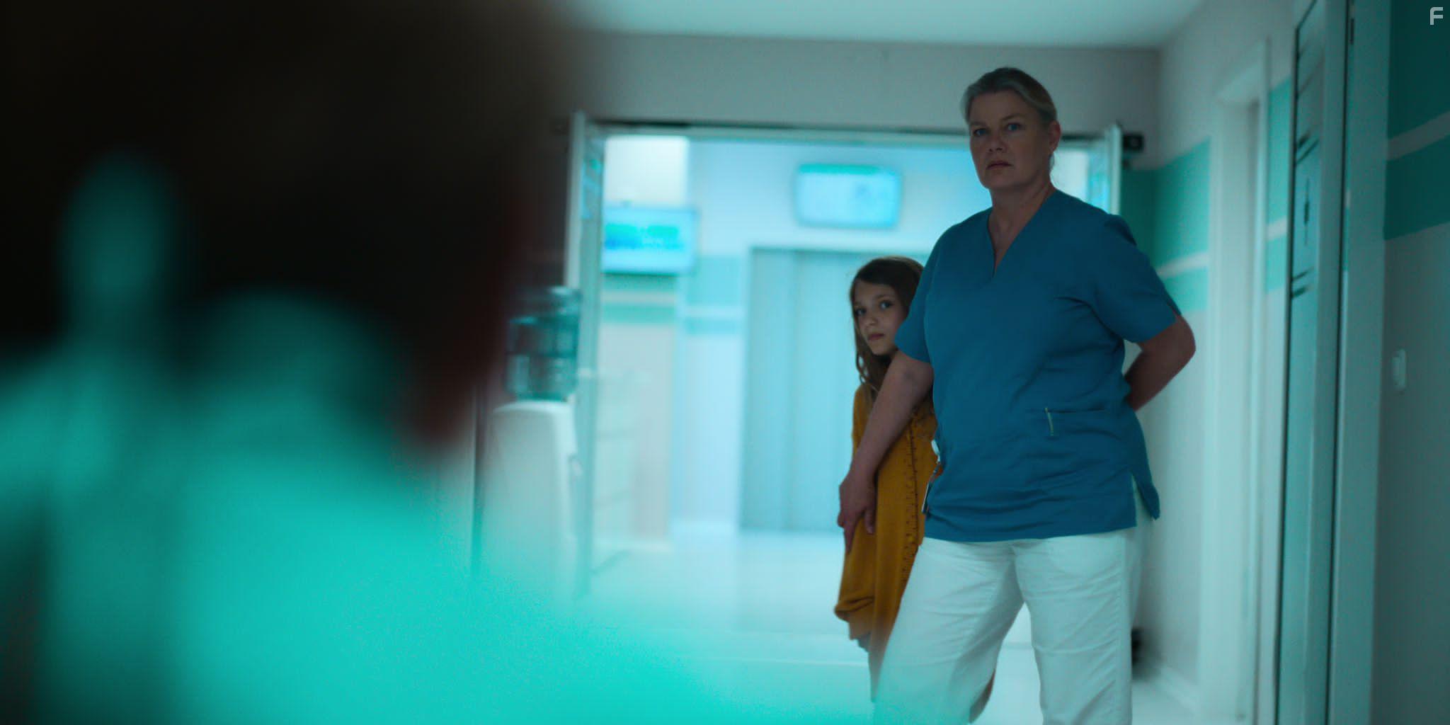 Naila Schuberth in Liebes Kind (2023)